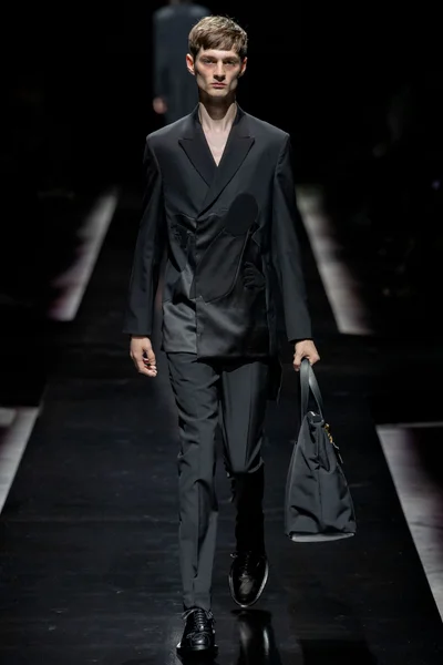 Look 11